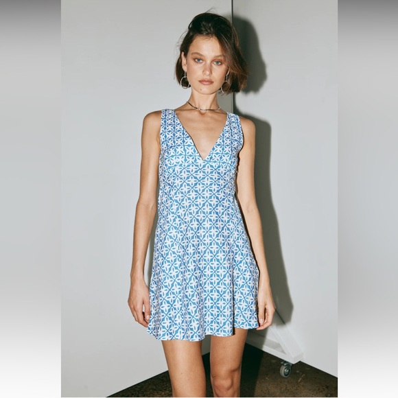 NWOT vrg grl SUN SEEKER BIAS CUT LINEN MINI DRESS BLUE - Picture 1 of 5